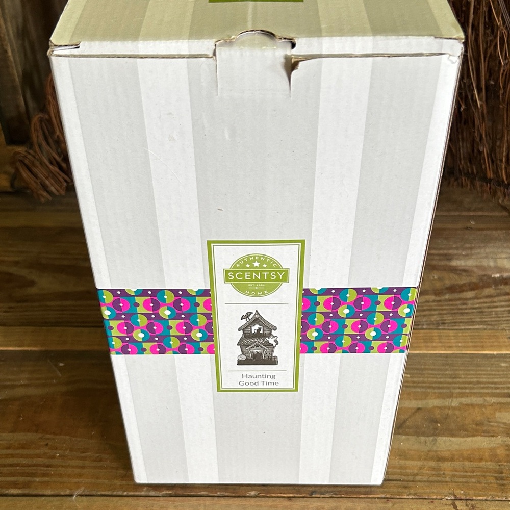Scentsy Festive Haunting Good Time Warmer BNIB - Picture 7 of 7
